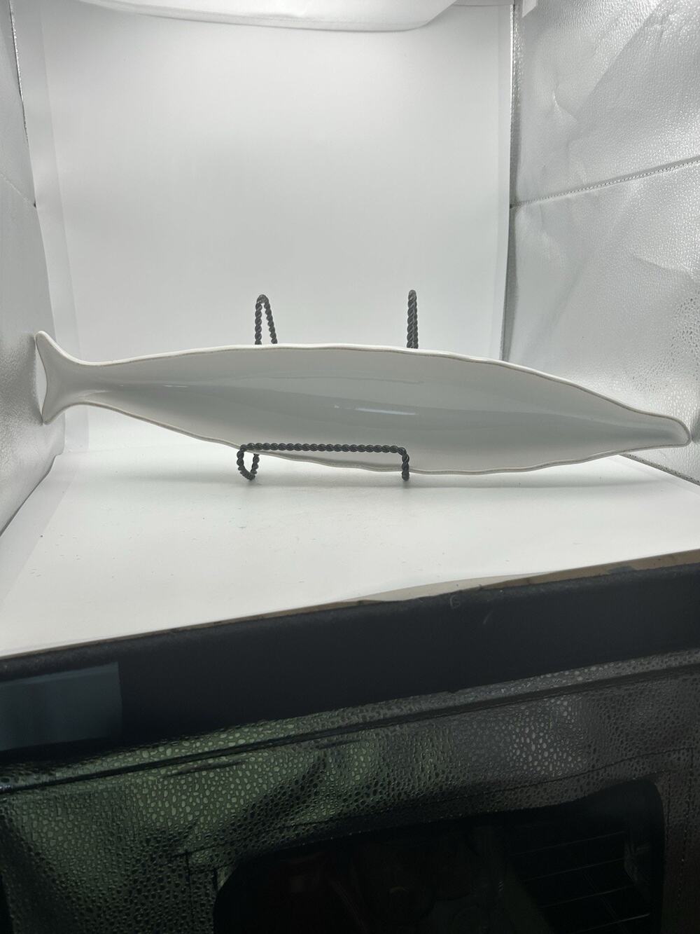 TagFish Shaped Plate/Vessel White Ceramic Minimalism Scandinavian? VTG ￼